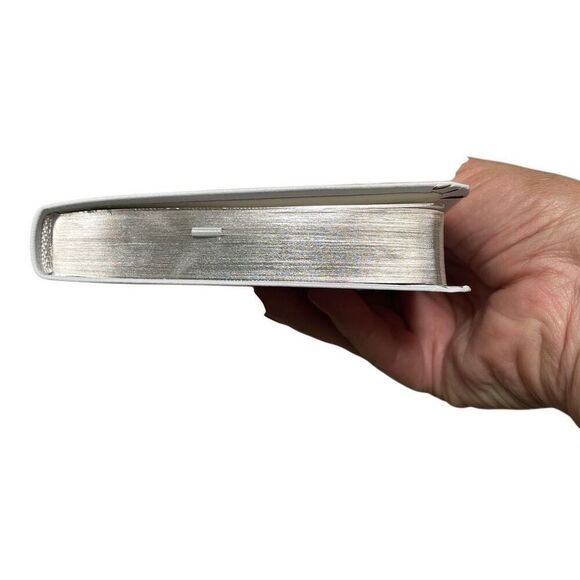 Vintage Brides Bible NIV white bonded leather keepsake boxed silver gilt NEW - Picture 4 of 8